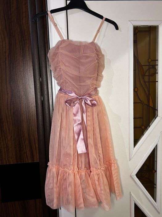 Розова     рокля