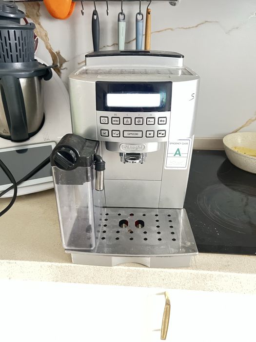 Кофе машина Delonghi