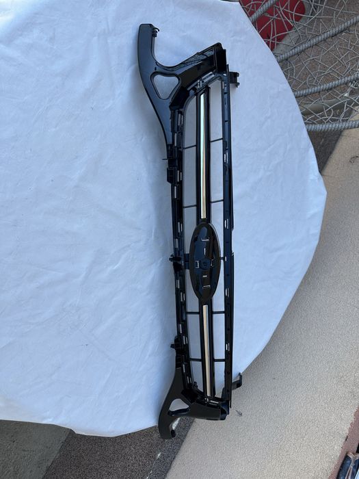 Grilă radiator ford mondeo .cod:bs71-8200-b: