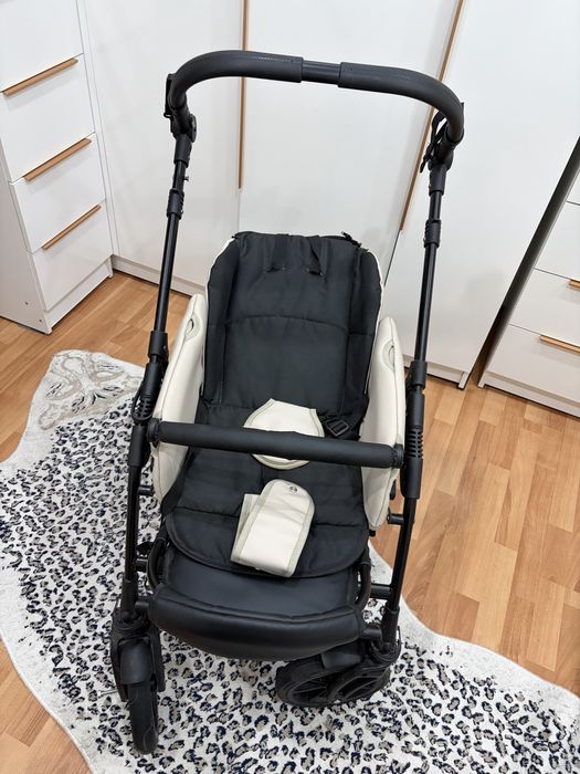 Продам коляску детскую 2 в 1