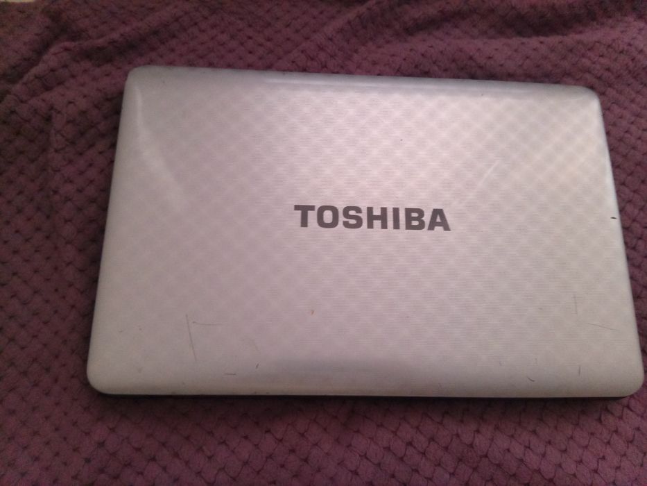 Ноутбук Toshiba (2011)