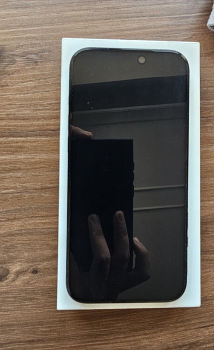 Продам айфон 16 про макс 256 гб