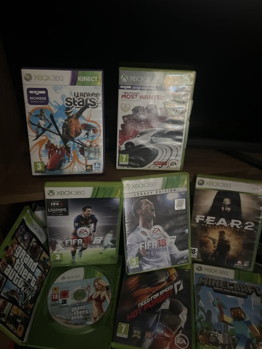 Vand xbox 360 aproape nou