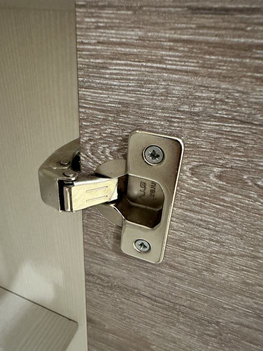 Продается распашной шкаф + угловой шкаф
