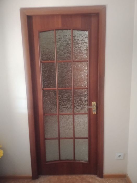 Двери            .