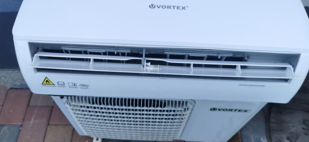 Aparat aer condiționat Vortex 12000 BTU functional