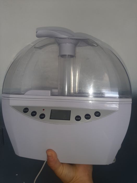 Umidificator ultrasonic cu ionizare