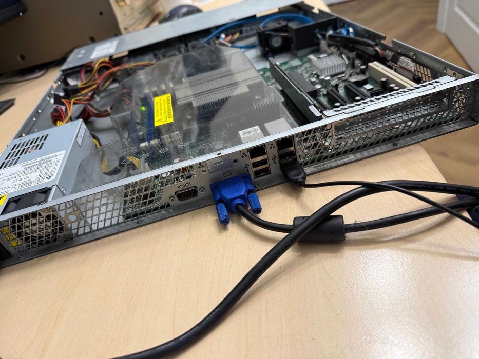 Vand Server Intel Xeon, RAID 2TB, Linux, VPN, Storage, Firewall, DHCP