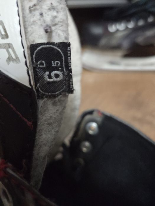 Хоккейные коньки