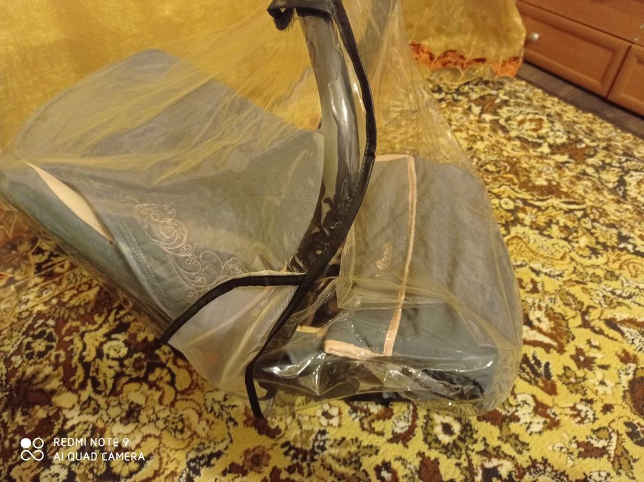 Детска масичка със столче и кошче за новородено