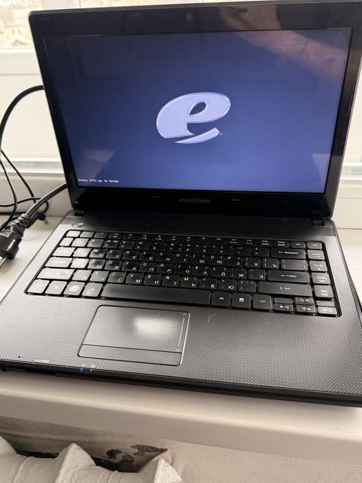 Ноутбук eMachines (Acer)
