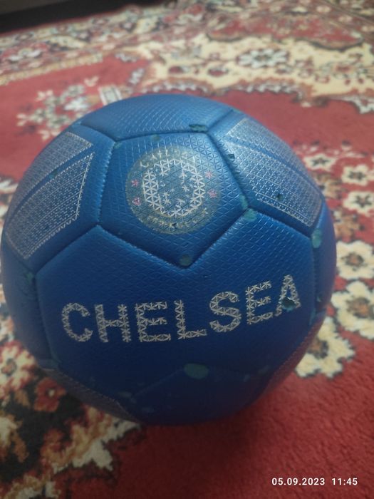 Мячи Найк и Челси
