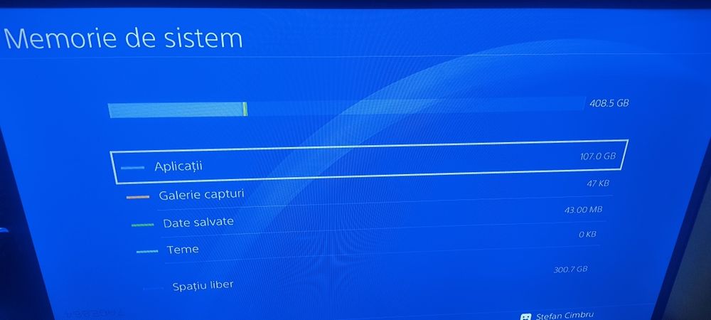 Vând PS4 slim 512 gb
