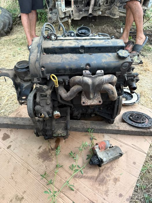 Vand motor ford focur mk1 1.8 benzina