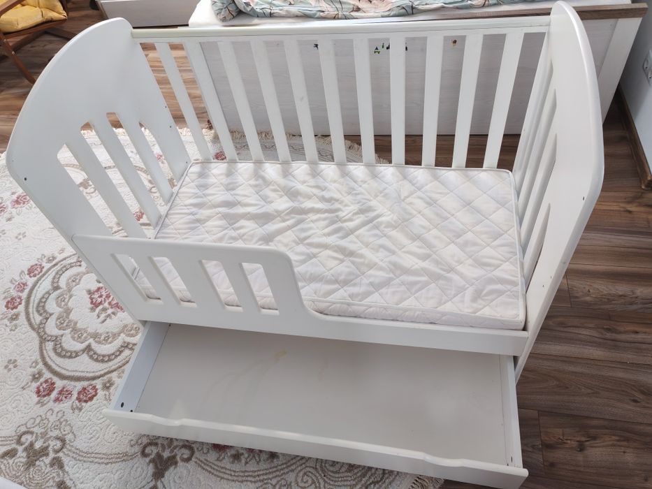 Vând  pătuț copii