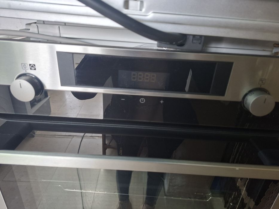 Фурна за вграждане AEG