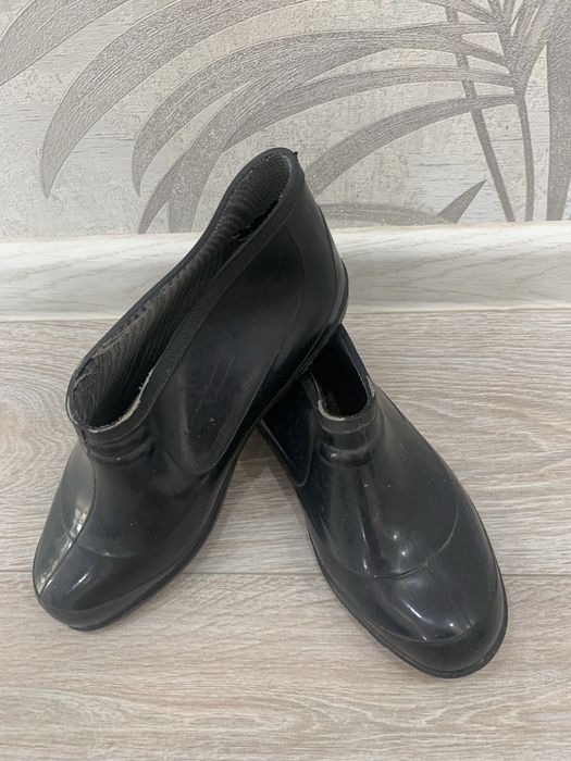 Калоши черные в отличном состоянии