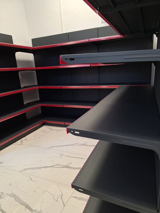 Продавам стелажи за магазин