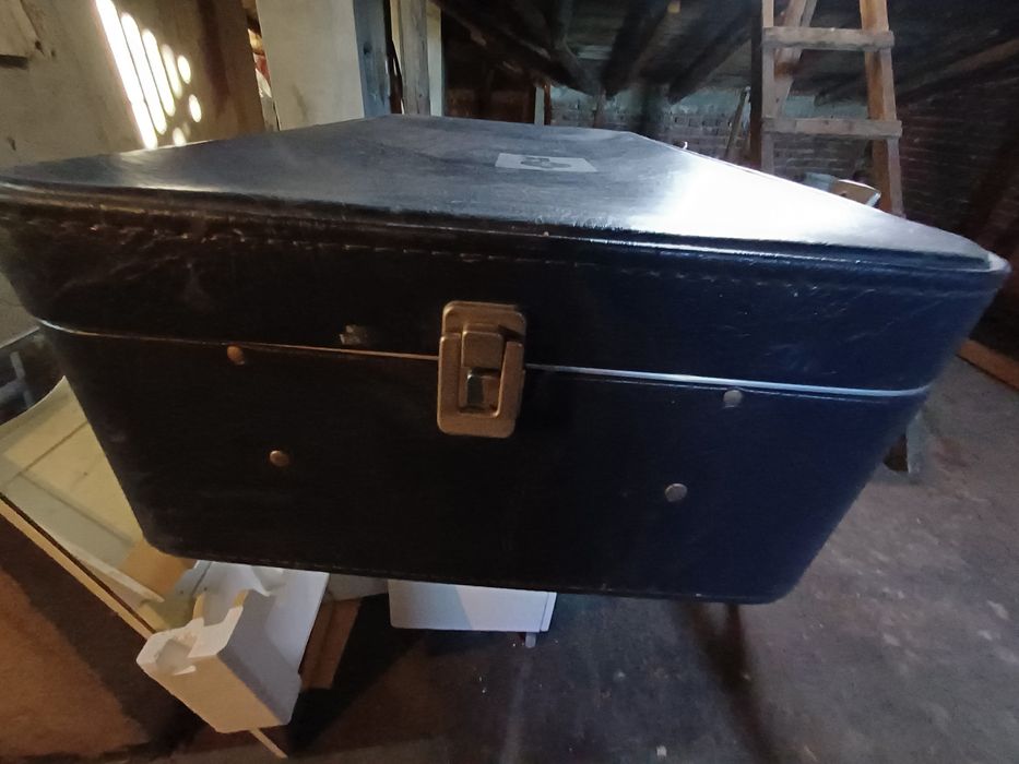 Geamantan vechi 1980