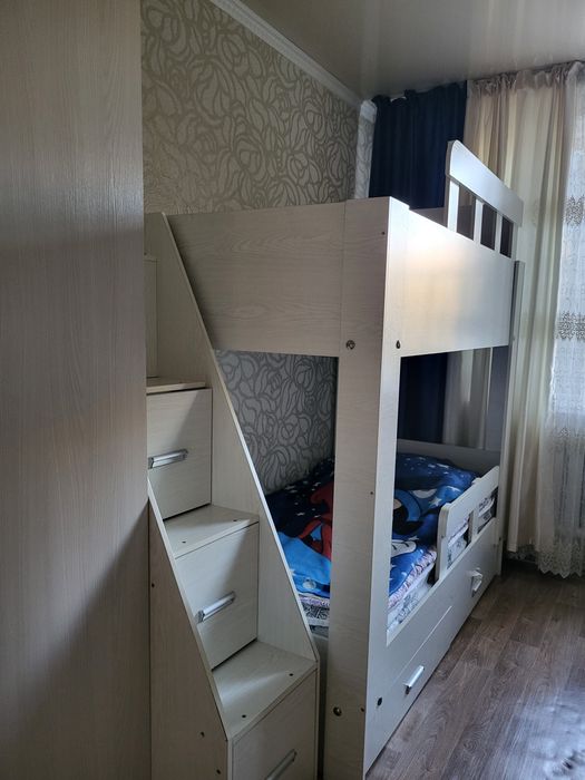 Продам детскую двухъярусную кровать