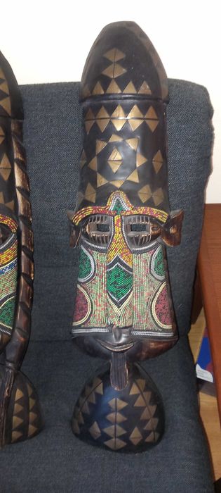 Продавам западноафрикански маски с височина 70 см.