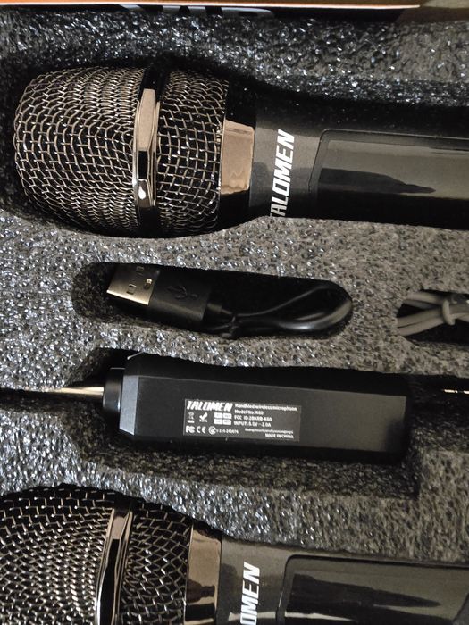 Продавам два микрофона