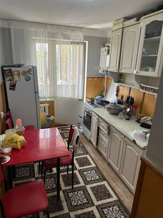 Срочно Продаётся 4х комнатная 5 этаж 75м2 Цена 52500у.е торг Согдиана.