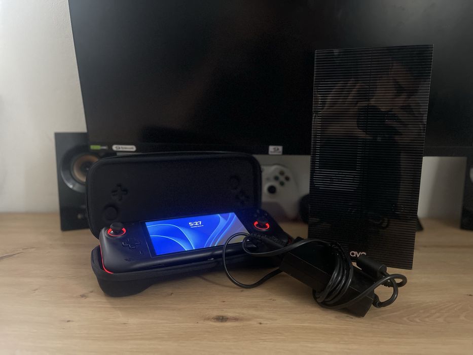 Consola AYN Loki 1TB + Controller Xbox One S + Husa + Jocuri (CA NOUA)