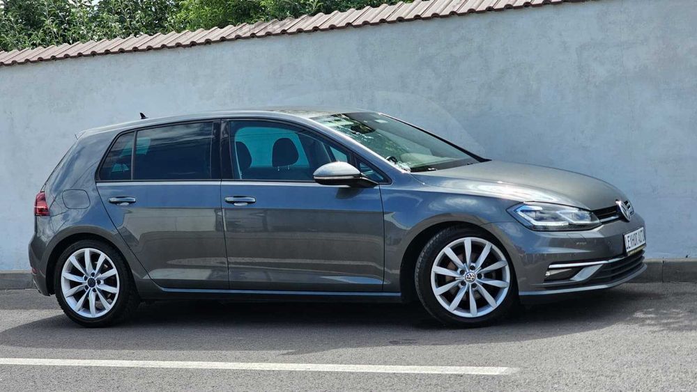 VW Golf 7.5 Facelift HighLine 2.0TDI 150cp Manual / Faruri MATRIX Distronic VIRTUAL Keyless / TOP