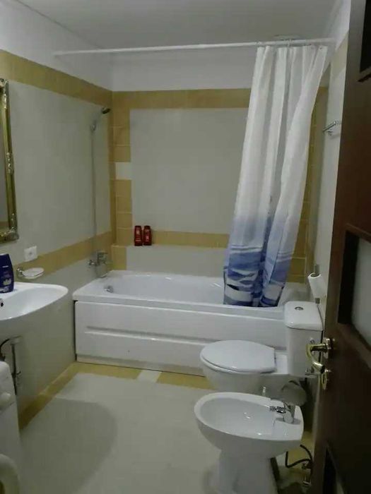 Închiriez apartament ultracentral ultramodern cu parcare privata