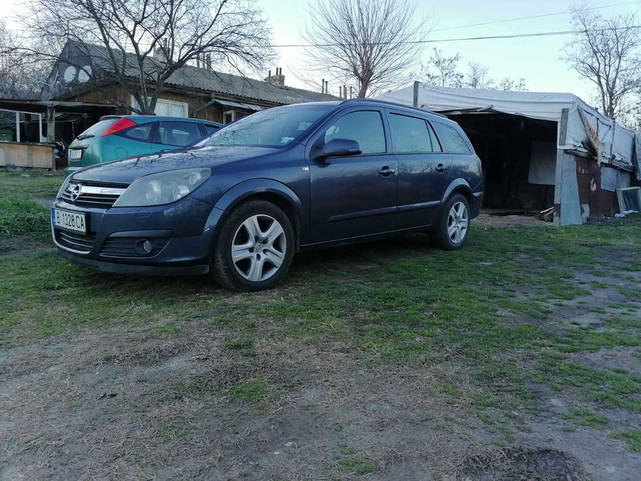 Продажба на Лек Автомобил-Опел Астра 19Н Дизел