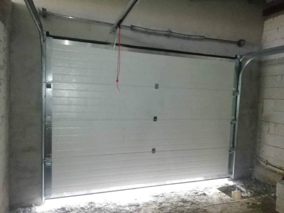 Usi de garaj antracit lis