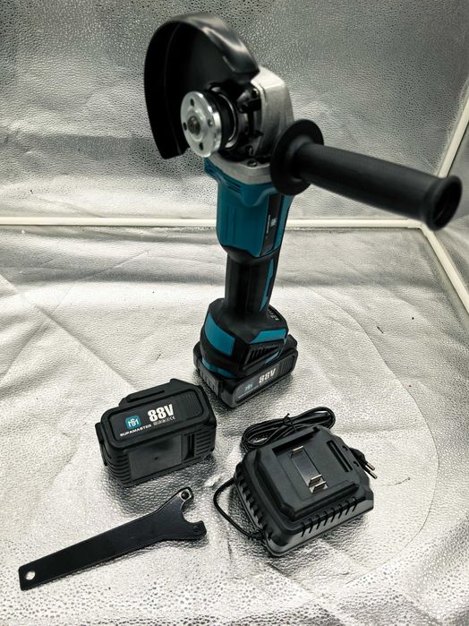 Polizor unghiular fara fir Supamaster 68V 299 lei