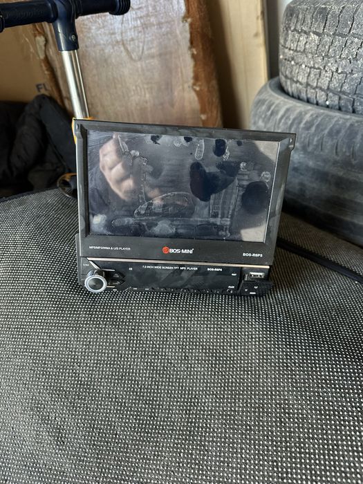 Магнитафон с выдвижным экраном