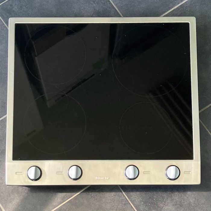 Професионален индукционен плот Miele CS-1234 - Pro Line