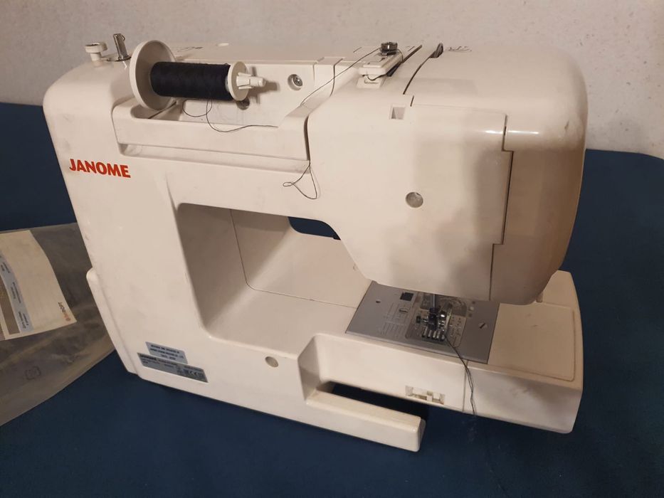 Швейная машинка Janome DC3900