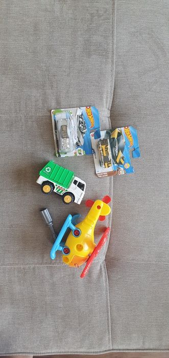 Играчки за деца нови Hot Wheels, доктор, кола