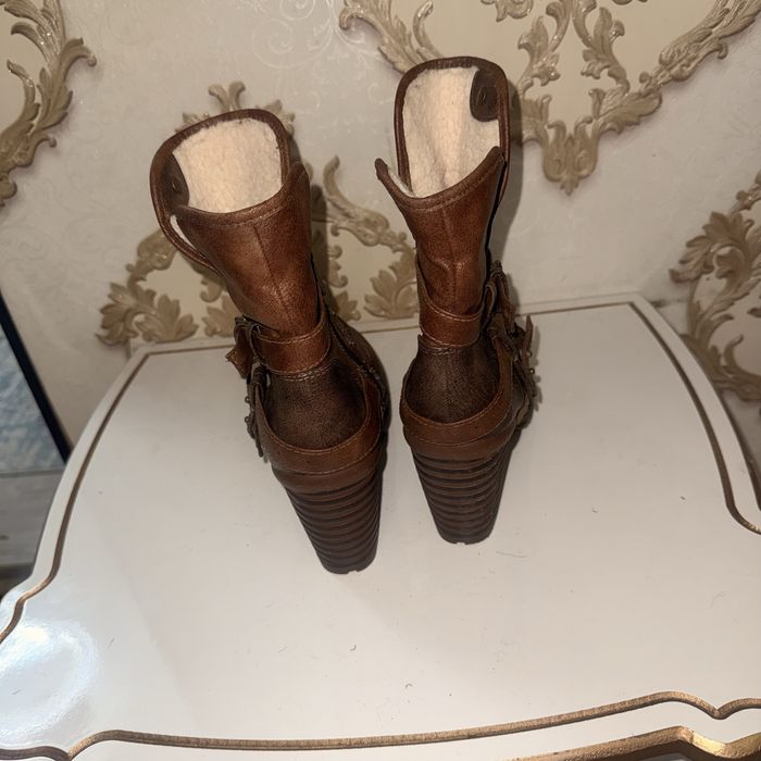 Продам кожаную ботинку