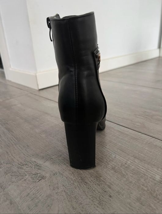 Botine imblanite de iarna