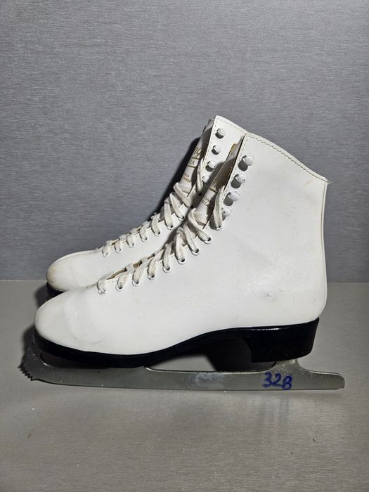 Patine 328 gheata patinaj artistic  Lange marime  40  (26,5    cm lungime interioara).