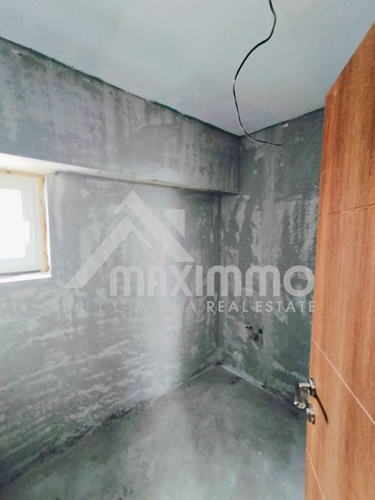 Продава се Четиристаен апартамент в Варна, Левски - 117 кв.м за 1872 €/кв.м - Снимка #4