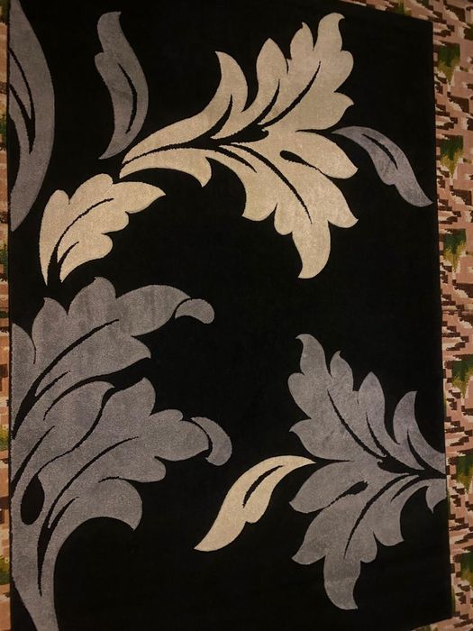 Ковёр б/у в отличном состоянии.