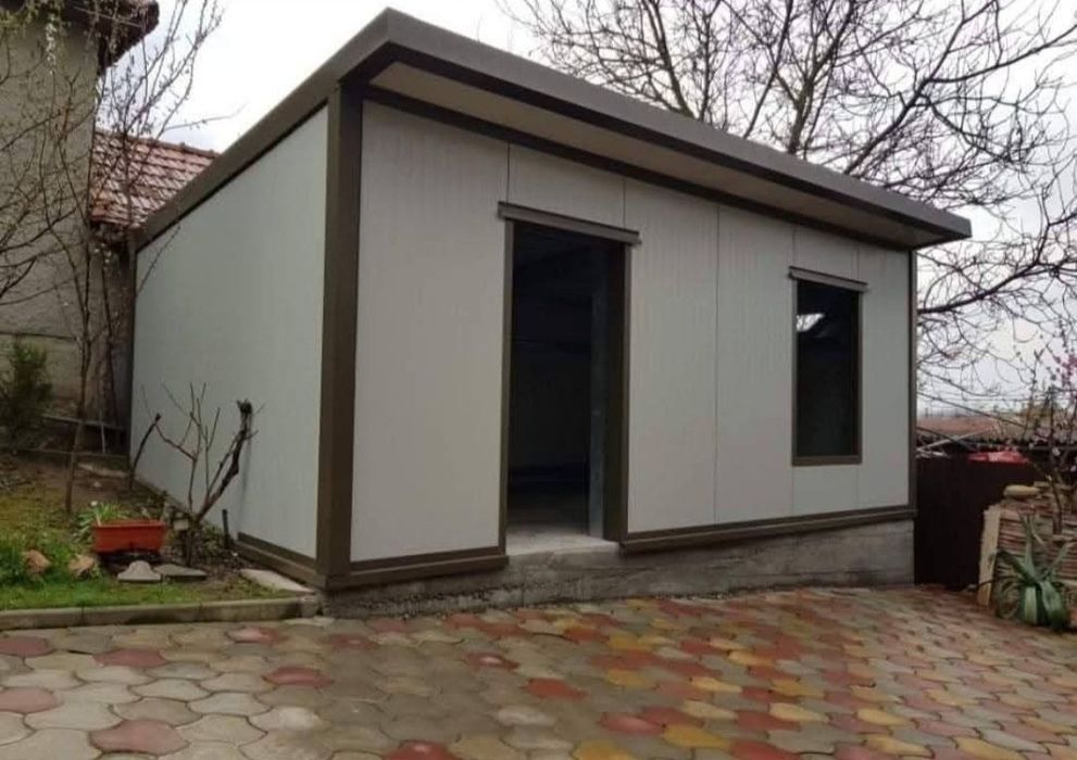 Containere modulare pe structură metalică rezistentă și invelite cu panou sandwich termoizolant,