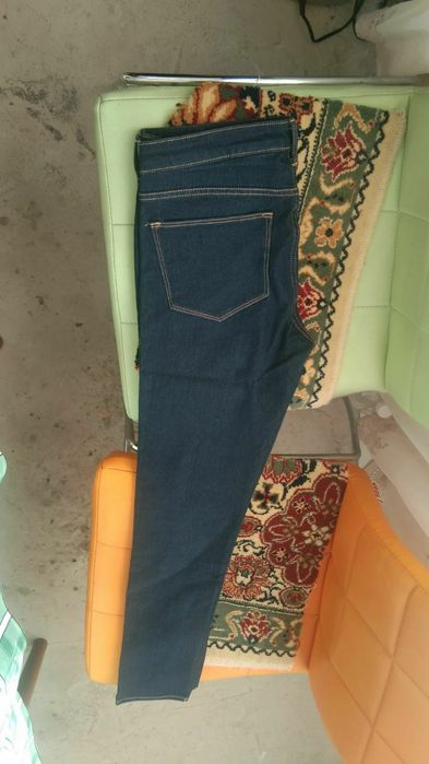 Дамски дънки от тип Skinny