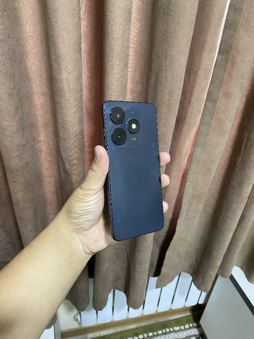 Tecno spark Go 2024 xotira 128/6 aybi sensiri singan imekasi yoq
