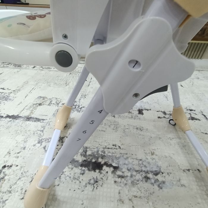 Детская кресло для питания