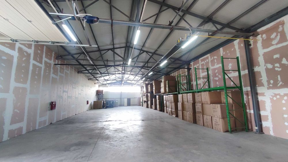 Дава се под наем Промишлена сграда в Брегово - 1760 кв.м за 4039.2 € - Снимка #1