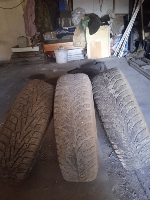 Диски с резиной на БМВ,багажник на классику