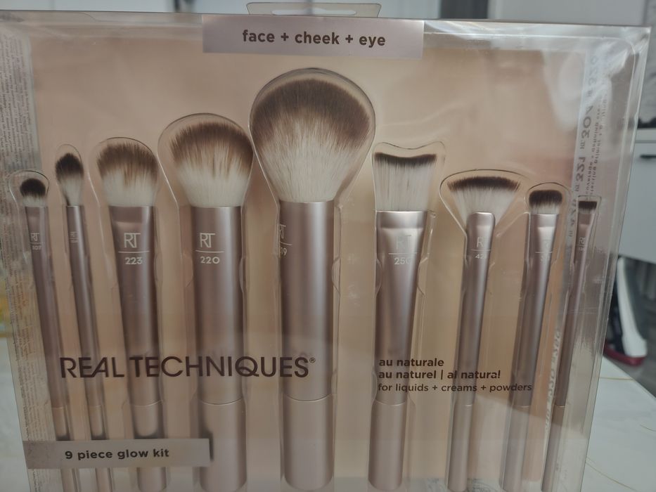 Pensule și bureți de Make-up Real Techniques
