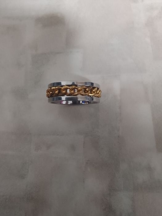 Продам кольца мужские и женсике